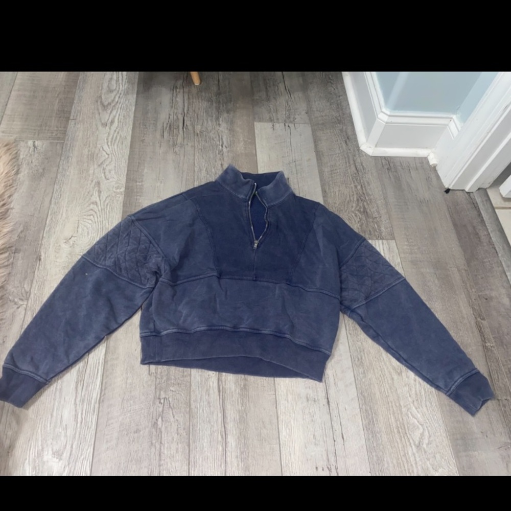 Cropped sweatshirt